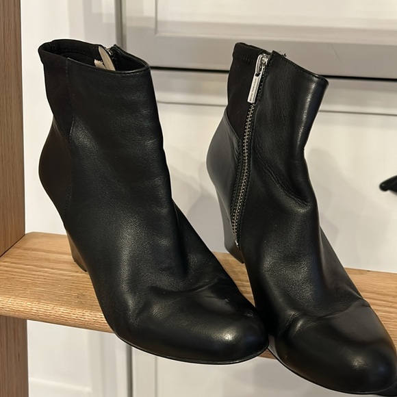 Michael Kors “Bromley” black leather wedge ankle boots, size 7 - Picture 4 of 5
